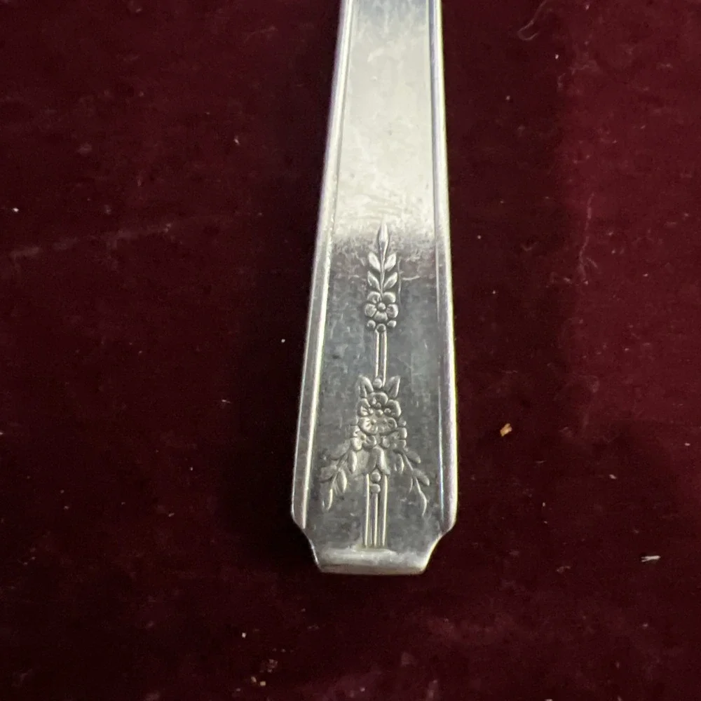 1 Salad Fork‎ Milady Oneida Community 1940 Silver Plate Silverplate Floral